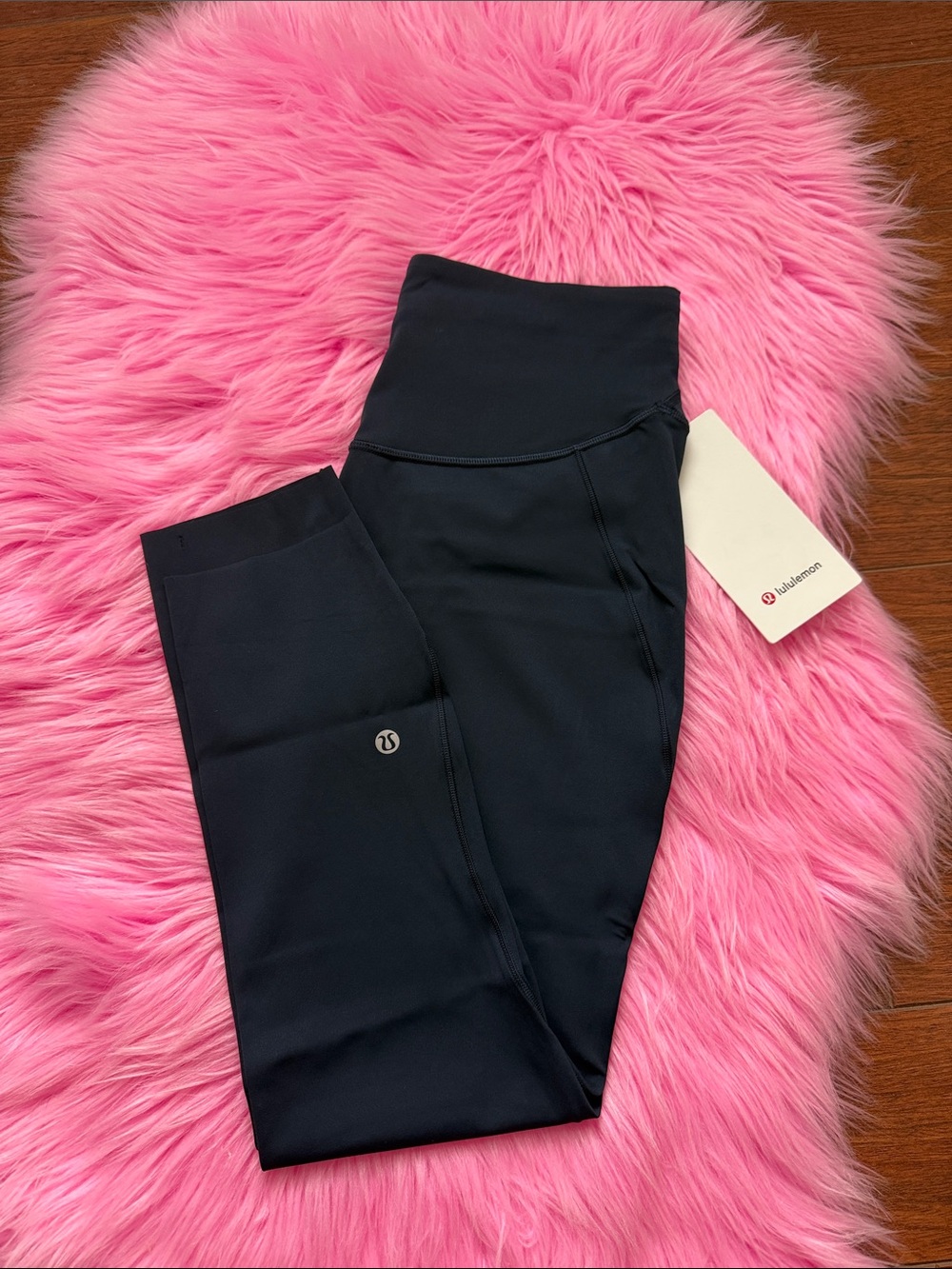 Lululemon size 8 base pace tight crop 23” true navy NWT